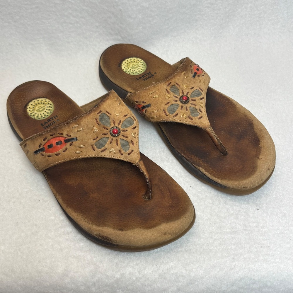 Earth Shoe Sandals Women 8 Tan Leather Embroidered Flower Boho Comfort Hippie